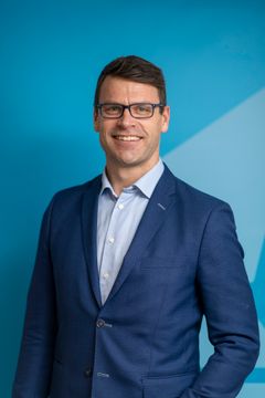 Mats Kristensen har spesialisert seg på virtuell ledertrening og avstandsledelse av ansatte. Han mener at hjemmekontor og færre fysiske møter, ikke behøver å være negativt for virksomheten. Foto: Leadership Weekly