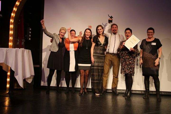 Vinnergjengen. F.v.: Tina Mari Flem (informasjonsdirektør), Tone Øisjøfoss (fagsjef konsolideringsprosessen), Irene Contardo (direktør Konsernregnskap), Kristin Slotterøy (grafisk designer), Viggo Norman (utvikler), Mayka Brevik (prosjektleder) og Kristin Nygård (webmaster) kunne alle juble over hele to gull i årets Farmand. Foto: Camilla Bergan, Farmand.