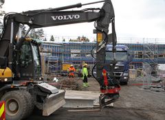 Det går raskt fremover på byggeplassen til Mellombølgen barnehage i bydel Nordstrand i Oslo. Byggeplassen tar påskeferie med tett bygg, som er helt i henhold til fremdriftsplanen. Ferdigstillelse skjer i august 2015.
