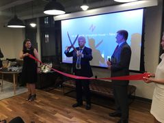 Generalsekretær i Nordisk ministerråd Dagfinn Høybråten åpner Nordic Innovation House i New York. Til høyre Svein Berge i Nordic Innovation. Foto: Innovasjon Norge
