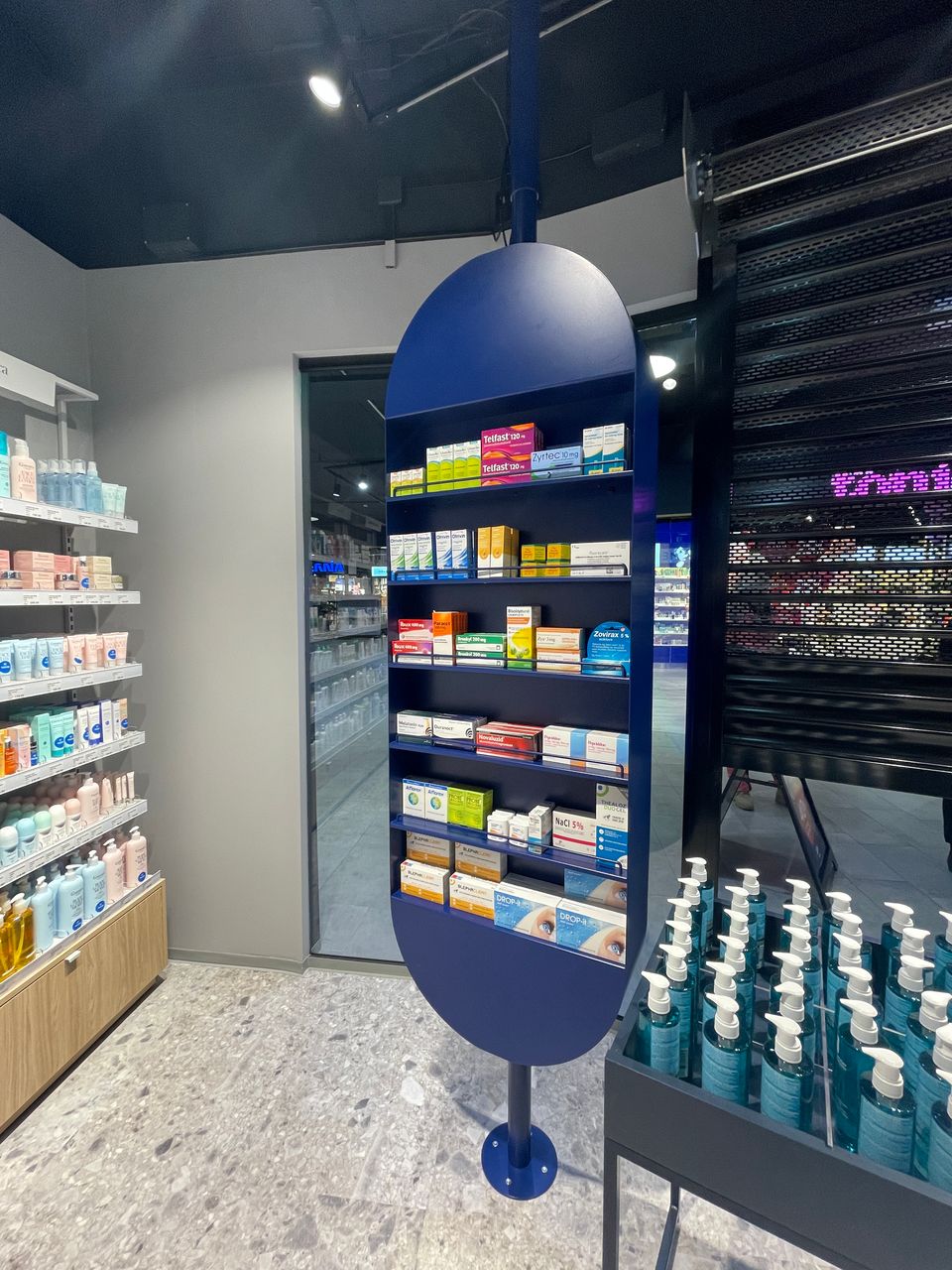 boots-apotek-i-helt-ny-drakt-boots-norge