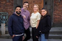 F.v.: Arman Surizehi, Chris Robin Omdahl, Cathrine Fossum og Kristin Gjelsvik. Foto: Espen Solli/TV 2