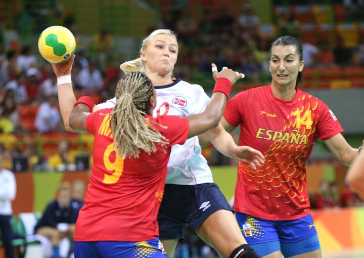 Norge møter Spania i åttendelsfinalen under VM i Tyskland. Her er Stine Bredal Oftedal fra da Norge slo Spania 27-24 under OL i Rio. Foto: Vidar Ruud / NTB scanpix