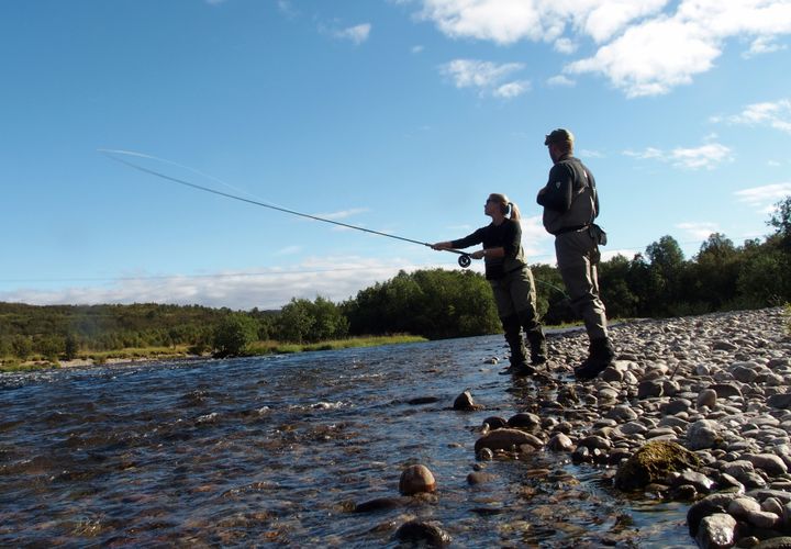 Det ble i 2021 fanget 289 tonn laks i elv, mot et snitt på 427 tonn de fem foregående årene. Foto: Sturla Brørs