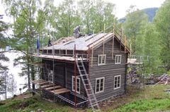 Illustrasjonsfoto fra et kurs i skifertekking i Valdres. Foto: Einar Engen/Kulturminnefondet
