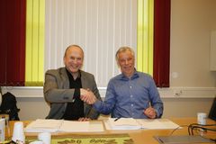 Regiondirektør i Skanska Norge, Jomar Grøtan og Adm. dir i SiT Knut Solberg.