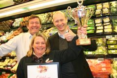 En verdig vinner: Frukt- og grøntansvarlige Linda Kallestad i EUROSPAR Blomsterdalen.
