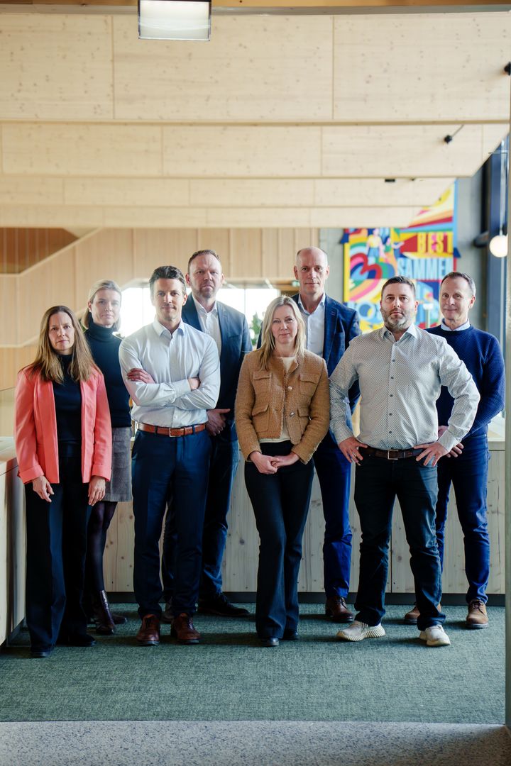 KOMPLETT LAG: - Vi trenger større grad av ansvarliggjøring, sier Tore Weldingh om sin nye, spissede ledergruppe. Fra venstre: Anita Eidem, Ingrid Schübeler, Tore Weldingh, Morten Dick, Hanne Leknes, Per Randor Kristoffersen, Egild Homme og Per Henriksen Dingsør.