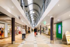 INNENDØRS HANDLEGATE: På Sandaker Senter.