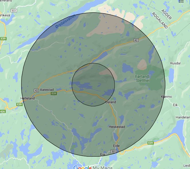 Kart over vernesonen (3 kilometer) og observasjonssonen (10 kilometer) der det er innført tiltak etter påvisning av fugleinfluensa i et fjørfeanlegg i Lund kommune i Rogaland.