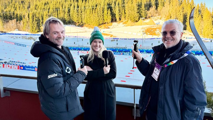 Amedia sitt VM-team er på plass i Granåsen, her er prosjektredaktør Kim Riseth, sammen med VM-reporter Rachel Nordtømme og produksjonsleder Martin Fossland. Foto: Amedia