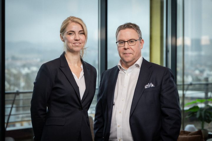 Nettavisens ansvarlige redaktør Alexandra Beverfjord sammen med sjefredaktør Frode Hansen. Foto: Ihne Pedersen / Amedia