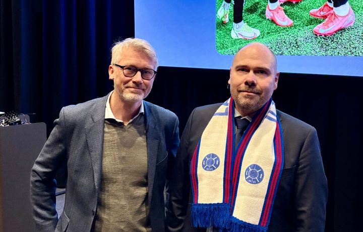 TV2-sjef Olav Sandnes og Amedias konsernsjef Anders Opdahl.