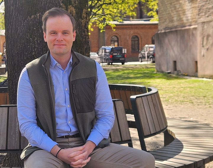 – For meg er dette stort og djupt meiningsfullt, å få vende tilbake til journalistikken som sjefredaktør i eit regionalt viktig mediehus, seier påtroppande sjefredaktør i Sogn Avis, Cato Husabø Fossen. (Foto: Amedia)