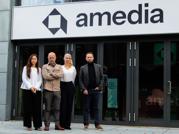 META-KRITISKE: Guro Valland (Bergensavisen), Mads Yngve Storvik (Romerikes Blad), Alexandra Beverfjord (Nettavisen) og Helge Nitteberg (Nordlys) møttes på Amedias årlige ledersamling før helgen. Alle mener mediehusene må beholde råderetten over sitt eget innhold.