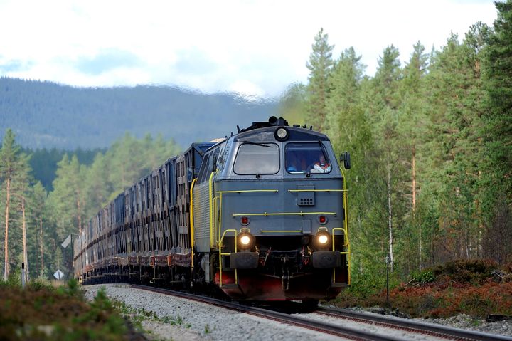 Mars ble en god måned for Rørosbanen og godstrafikken, som oppnådde sitt beste resultat så langt i år i mars. Blidet er tatt ved en annen anledning og viser flistransport på Rørosbanen, nord for Rena.