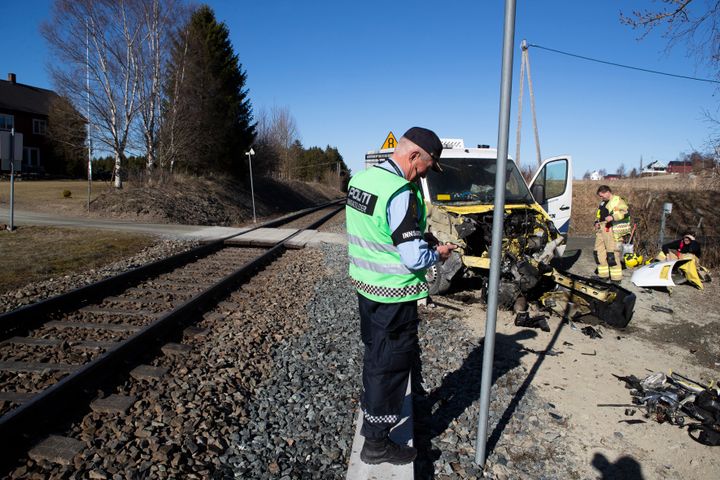 Denne gangen gikk det bra: Fra en planovergangsulykke i Levanger i 2019.