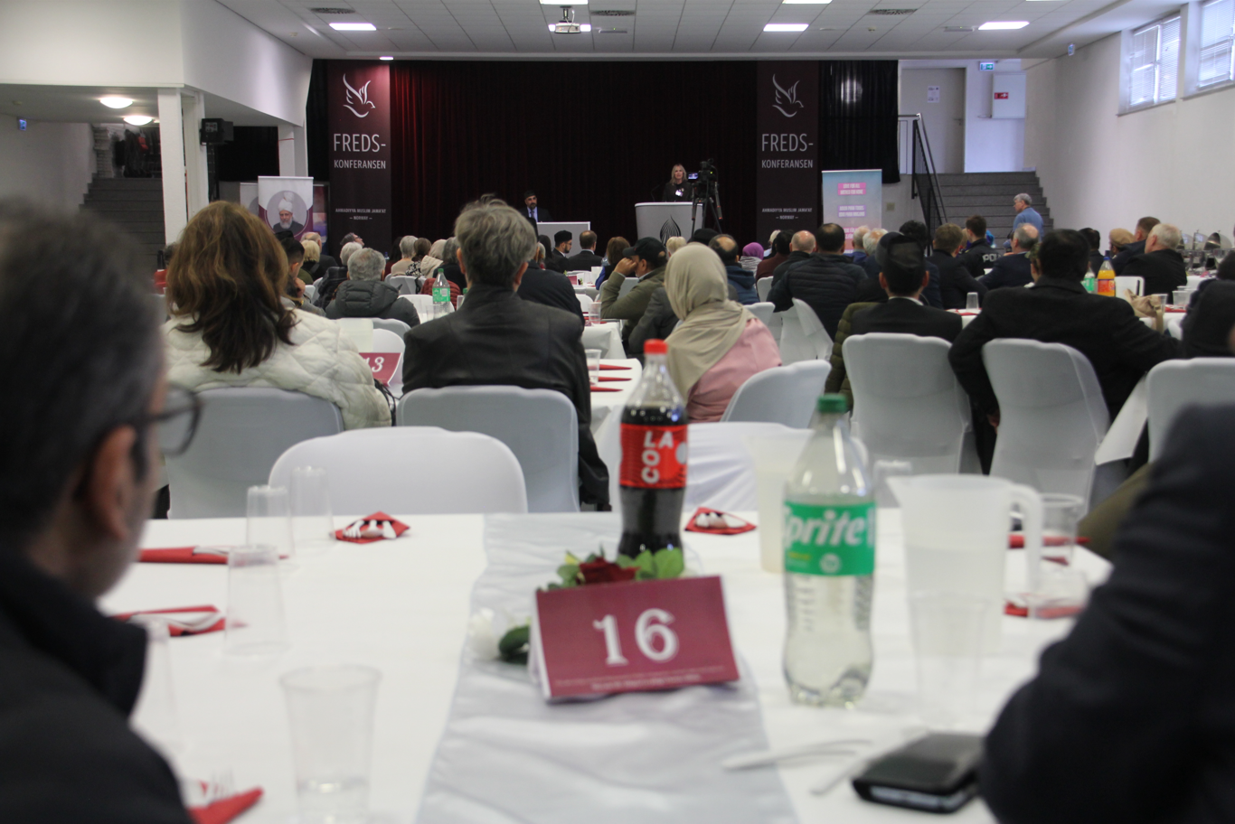 Ahmadiyya muslimsk trossamfunn arrangerer den 14 april 2026 en konferanse med tema «Global konflikter - global rettferdighet»