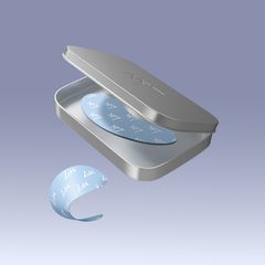 No7 Prime Forever Reusable Silicone Øyepads 1 Pair Gjenbrukbare øyepads i silikon. Fungerer sammen med PrimeForever™-serien for å gi synlig oppfriskning og redusere hevelser under øynene. Dermatologisk testet. Egnet for alle hudtyper, også sensitiv hud. Kr 249,90