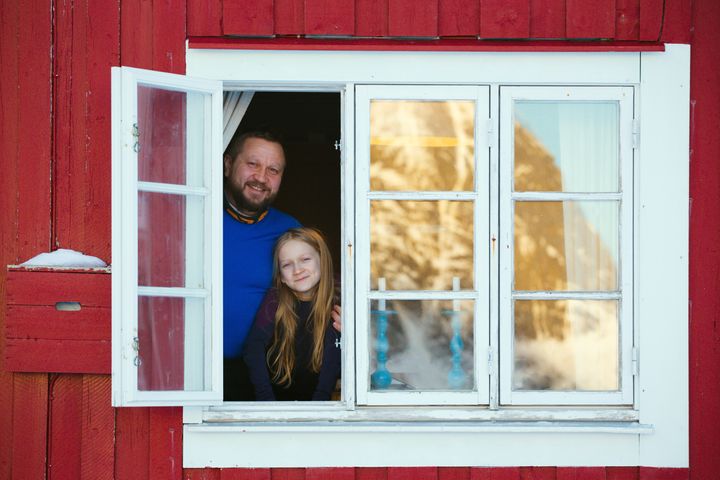 Fafo har kartlagt hva som kjennetegner ukrainerne som ankommer som flyktninger i Norge siden fullskalainvasjonen i 2022. Nå er det blant annet i mindre grad barnefamilier som ankommer.