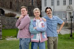 Programleder i «Ekstrem gjemsel – Gi et lite pip» er Robin Hofset, Victor Sotberg og Christopher Omdahl.  Foto: TV 2/Espen Solli.