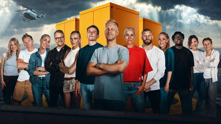 Mathilde Storm, Thomas Thrap Huse, Katarina Flatland, Espen Fiveland, Emma Ellingsen, Ola Svenneby,  programleder Mads Hansen, Gro Hammerseng-Edin, Emil Meek, Ida Fladen, Abdulhakim «Hkeem» Hassane, Liv Grete Skjelbreid og Trygve Bennetsen ser du i «Boksen». Foto: Matti Bernitz/TV 2 (montasje).