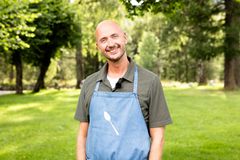 Terje Sporsem er klar for høstens sesong av "Kokkeskolen". Foto: Helene Kjærgaard/TV 2.