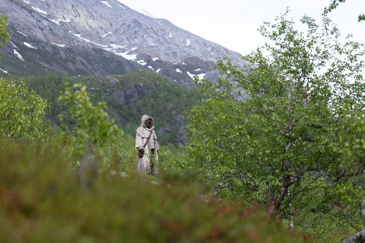 TV-seerne får et gjensyn med denne mystiske skikkelsen i sesong 2 av «Vokteren». Foto: Haakon Lundkvist/TV 2.