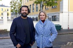 Programlederne Kadafi Zaman og Janne Amble. Foto: Erik Edland/TV 2.