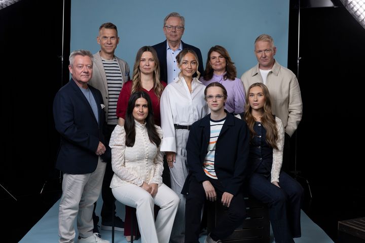 TV 2s valgprofiler: Foran f.v.: Morten Sandøy, Kahni Ismail, Morten Westgaard og Julie Thorsen. Bak f.v.: Aslak Eriksrud,  Selma Joner, Arill Riise, Guro Halleraker, Ane Rostad Stockholm og Rune Kjos. Foto: Espen Solli/TV 2.