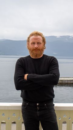 Kristofer Hivju spiller hovedrollen som Ole Vik. Foto: Nordisk Film Production/TV 2.