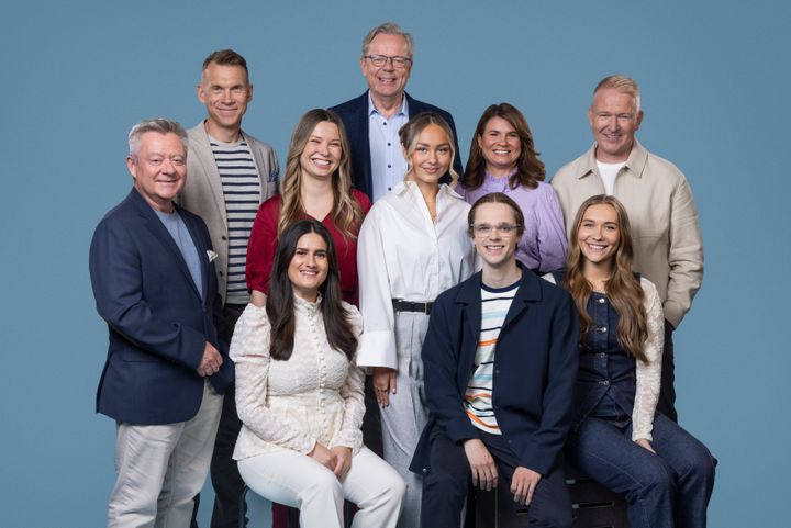 TV%202S%20VALGPROFILER%3A%20Foran%20f.v.%3A%20Morten%20Sand%F8y%2C%20Kahni%20Ismail%2C%20Morten%20Westgaard%20og%20Julie%20Thorsen.%20Bak%20f.v.%3A%20Aslak%20Eriksrud%2C%20Selma%20Joner%2C%20Arill%20Riise%2C%20Guro%20Halleraker%2C%20Ane%20Rostad%20Stokholm%20og%20Rune%20Kjos.