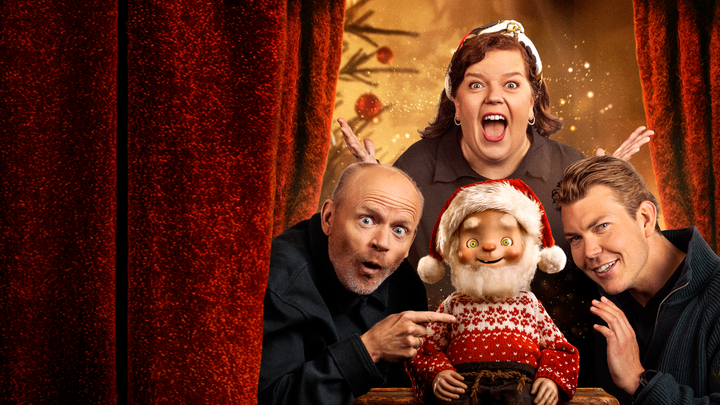 Harald%20Eia%2C%20Else%20K%E5ss%20Furuseth%20og%20Oskar%20Westerlin%20styrer%20Rampenissen%20i%20%E5rets%20nye%20julekalender%20p%E5%20TV%202.%20Foto%3A%20Espen%20Solli/Happy%20Sheriff/TV%202