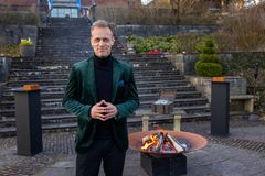 Spillmester Mads Hansen er klar for finalen av den femte sesongen av "Forræder". Foto: Espen Solli/TV 2.