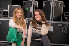 Evelina Moholt og Katrine Moholt. Foto: Vegard Breie/TV 2.