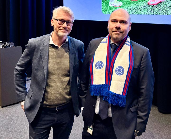 Olav T. Sandnes i TV 2 og Anders Opdahl i Amedia.