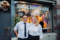 Mette Vonen og Angelo Gonzales er klar for å møte de nye gjestene i den nye filialen i Hegdehaugsveien