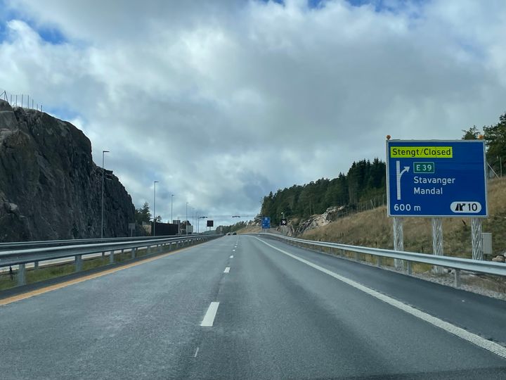 Byggestart: Nye Veier og Hæhre Entreprenør har signert avtalen som gir grønt lys for neste etappe av E39 i forlengelse av Mandalskrysset i Lindesnes.