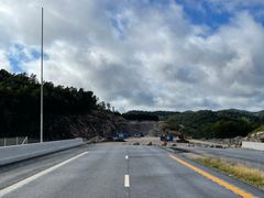 Nye Veier og Hæhre Entreprenør AS har signert avtalen som markerer byggestart for utbygging av E39 mellom Mandalskrysset og Blørstad i Lindesnes kommune.