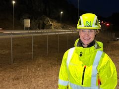 Direktør for Utbedring og drift i Nye Veier Benedichte Limmesand Hellestøl. E18 Langrønningen i bakgrunnen.
