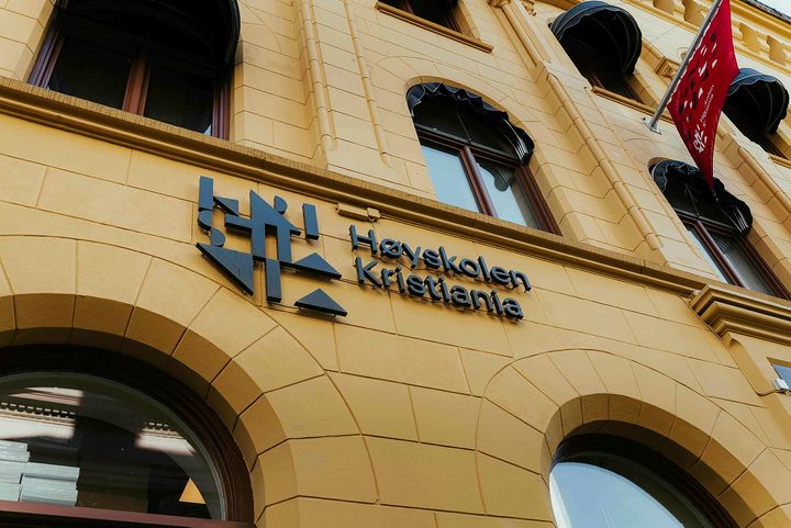Den danske kiorpraktor-udanningen har eksistert siden 1995, og er regnet for å være en svært anerkjent muskelskjelettfaglig utdanning. Nå kan studenter ved Kristiania i Norge søke seg inn der.