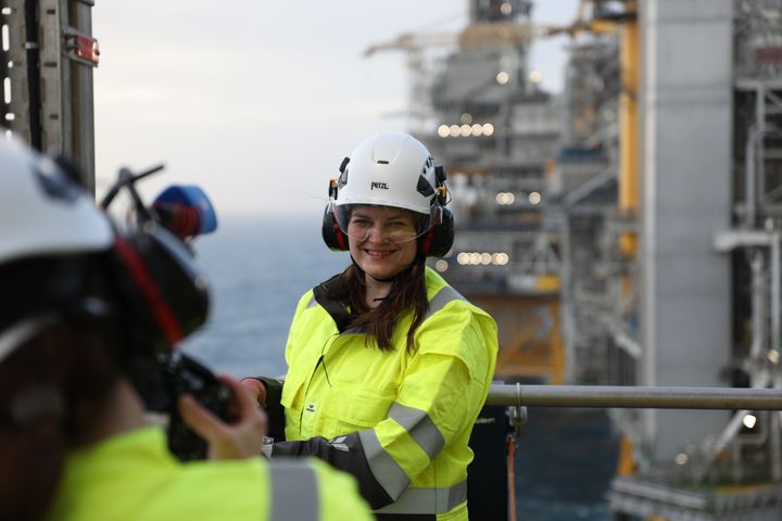 Næringsminister Cecilie Myrseth under hennes besøk til plattformen Johan Sverdrup.
