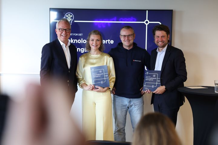 Administrerende direktør i Abelia, Øystein E. Søreide, digitaliserings- og forvaltningsminister Karianne Tung, daglig leder i DeepInsight Olav W. Haugå og statssekretær i nærings- og fiskeridepartementet Vegard G. Wennesland