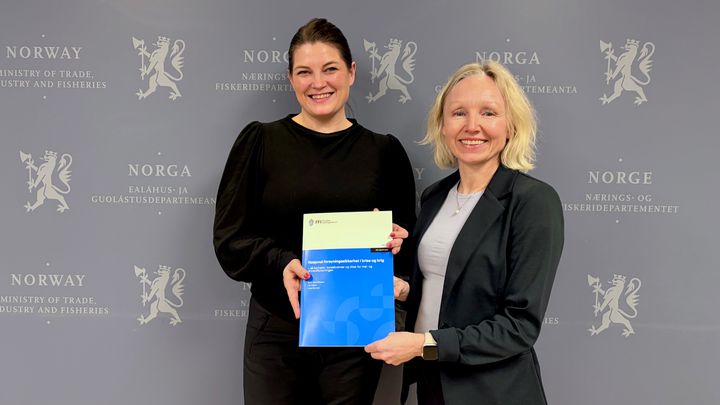 Næringsminister Cecilie Myrseth og sjefsforsker ved FFI Gunn Alice Birkemo