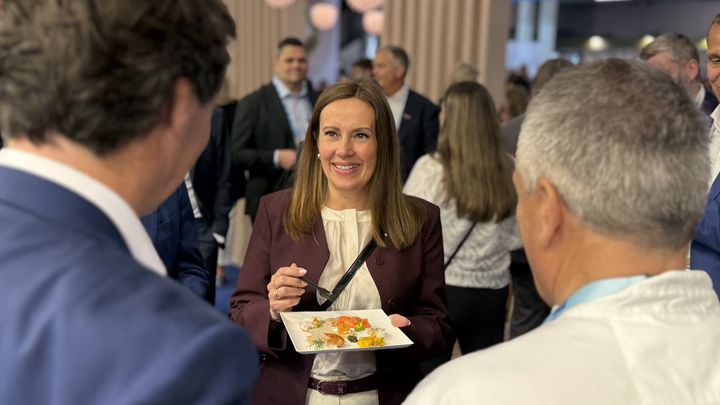 Fiskeri- og havministeren under fjorårets Seafood Expo Barcelona.