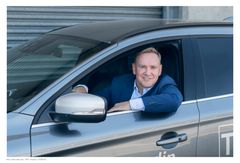 Når du passerer veiarbeidsområder i sommer, kjør forsiktig og ha 100% fokus på trafikkmiljøet, sier Geirr Tangstad-Holdal, daglig leder i TSF.