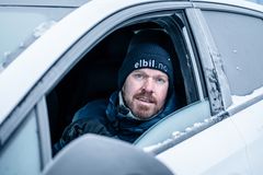 ─ Elbiler kan forvarmes. Da slipper du hektisk vindusskraping og kan sette deg i en ferdig opptinet bil, sier Ståle Frydenlund, Norsk elbilforening.