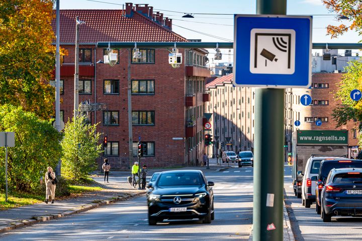Elbilforeningens oversikt viser at byene med solid miljørabatt i bommen også har høy elbilandel. Foto: Jamieson Pothecary