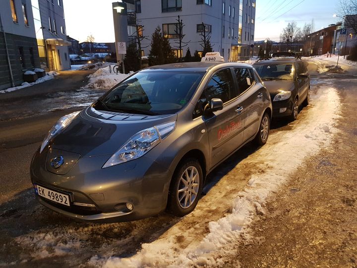BLIR STADIG FLERE: Det blir stadig flere elektriske taxier på veiene. Foto: Petter Haugneland/Elbilforeningen