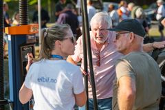 MØT OPP PÅ LADEPRAT: Dette er tredje året Elbilforningen arrangerer ladeprat før sommertrafikken. Foto: Elbilforeningen/Jamieson Pothecary